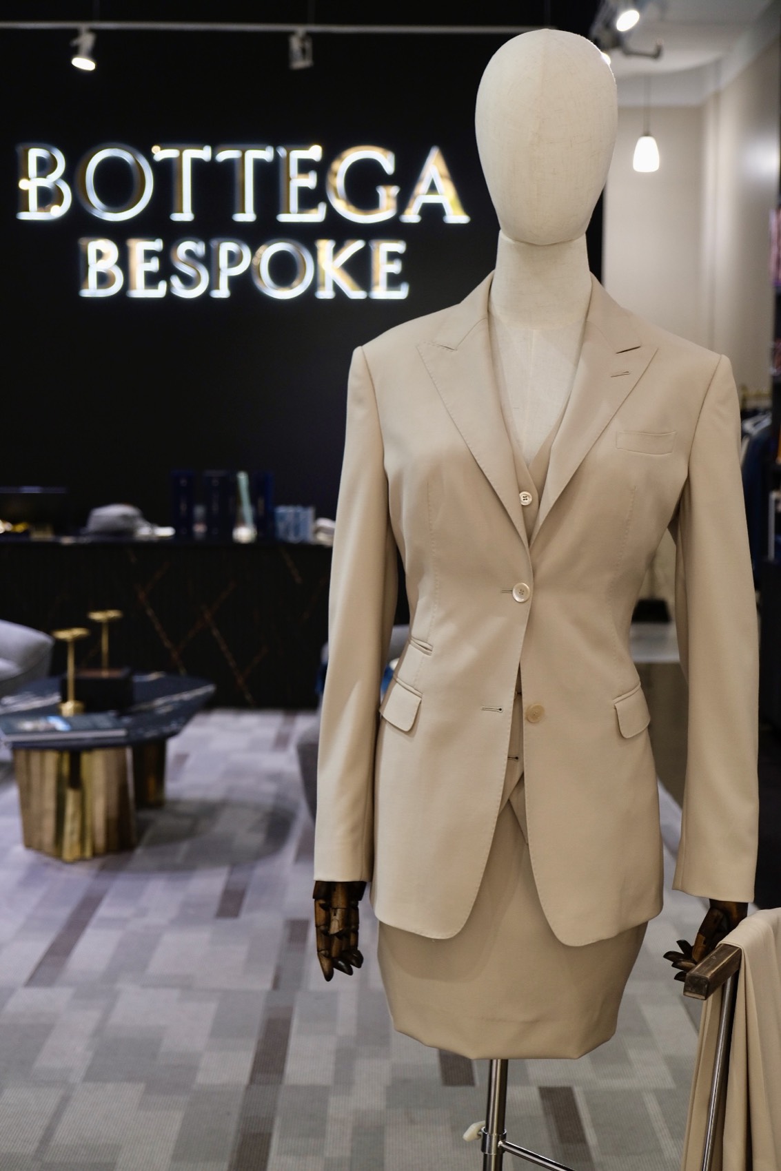 Women's bespoke tailoring